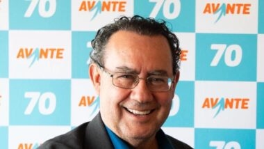 Augusto Cury prepara mobilização com trio elétrico e discurso no Posto 5 em Copacabana.