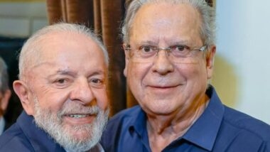 Lula grava vídeo e pede votos para José Dirceu, cassado no mensalão em 2005.