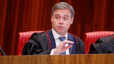 Mendonça será o relator de ação de Renan dos Santos contra reajuste do Bolsa Família de Lula