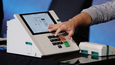 A ausência no primeiro turno não impede, por si só, que o eleitor apto participe do segundo turno das Eleições 2026.