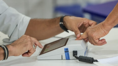 Eleitores têm proteção contra prisão ou detenção nos dias que antecedem e sucedem o segundo turno, mas a legislação prevê três exceções.