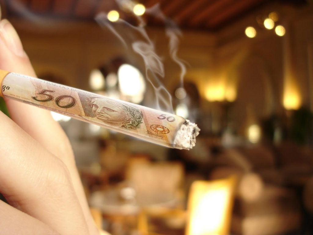 cigarro de dinheiro
