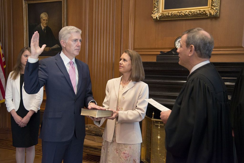 Gorsuch_swearing_in_first_ceremony
