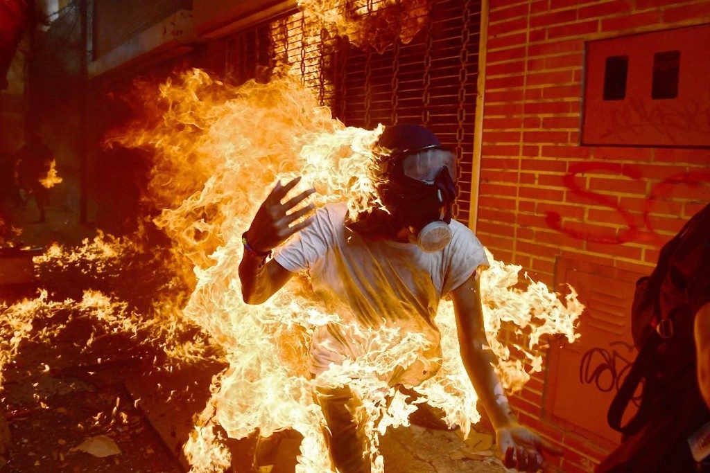 Opositor fogo Caracas - RONALDO SCHEMIDT - AFP