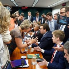 PEC das Emendas Parlamentares passar na frente da Previdência é um deboche