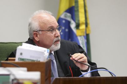 O procurador da República Carlos Alberto Carvalho de Vilhena durante julgamento da ação penal contra a senadora Gleisi Hoffmann e seu marido, o ex-ministro do Planejamento Paulo Bernardo.